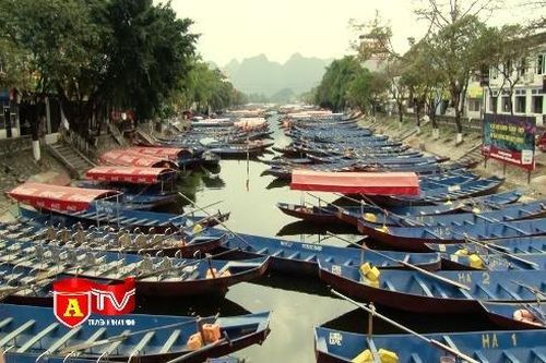 Chùa Hương trầm mặc mùa lễ hội