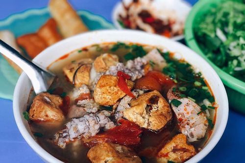 Những hàng bún riêu ngon hút khách ở Hà Nội