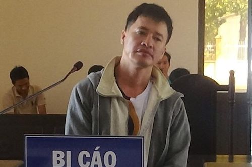 Gã chém thanh tra giao thông lĩnh án