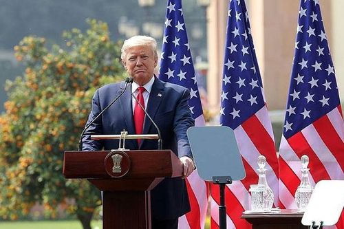 Tổng thống Mỹ Donald Trump quyết định gia hạn lệnh trừng phạt Nga