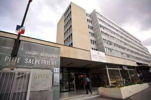 Pháp có công dân đầu tiên tử vong do Covid-19 tại Paris