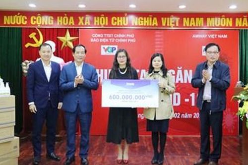 Trao tặng tỉnh Lạng Sơn sản phẩm phòng, chống dịch Covid-19