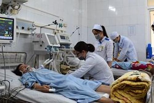 Thầy thuốc - những người mẹ hiền dũng cảm