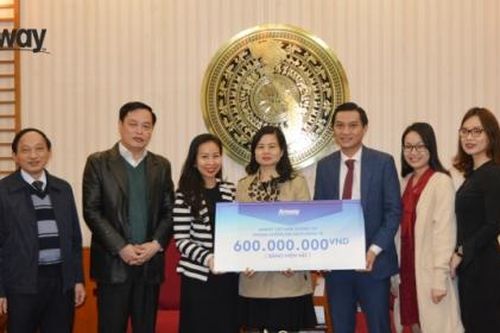 Amway Việt Nam chung tay cùng cộng đồng trong nỗ lực phòng chống dịch Covid–19