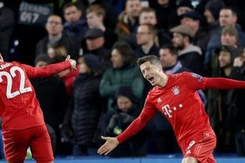 Bayern Munich thăng hoa trước Chelsea, Barca 'hút chết' tại Napoli