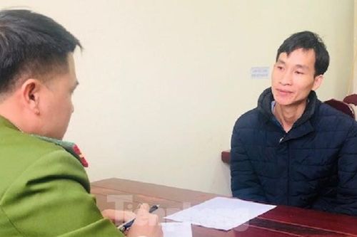 Hàn gắn tình cảm không xong, chồng vung dao chém vợ rồi uống thuốc sâu tự tử