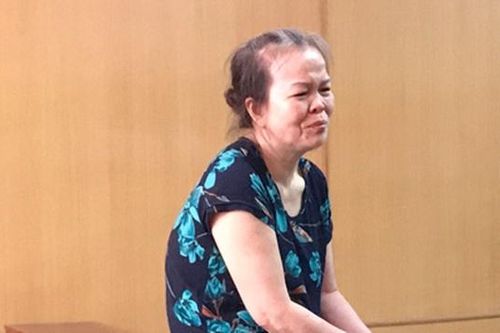 Dùng chày và dao giết chồng vì mang tiền vay nợ đi đánh đề