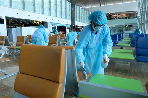 Hải quan cửa khẩu sân bay Quốc tế Cam Ranh giám sát chặt các chuyến bay từ Hàn Quốc