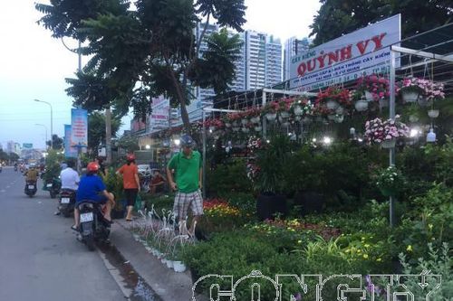 TPHCM: Bao giờ giải quyết dứt điểm tình trạng lấn chiếm vỉa hè, lòng đường?