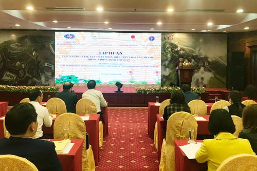100 bác sỹ, điều dưỡng được tập huấn chẩn đoán, điều trị Covid-19