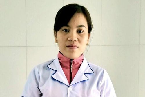 Nữ điều dưỡng hết lòng vì người dân