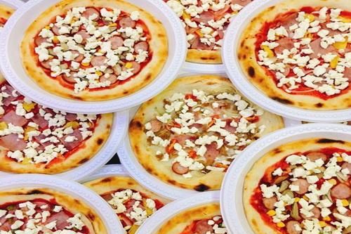 Pizza cấp đông siêu rẻ bán tràn lan trên mạng: Chất lượng ai quản?