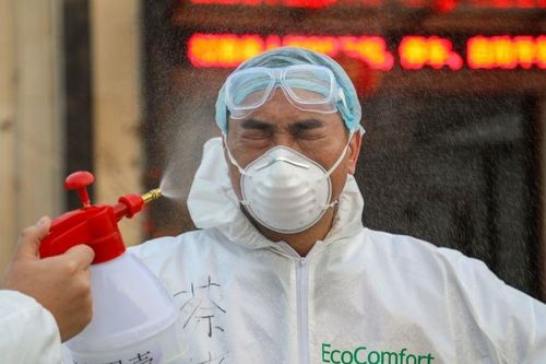 Y bác sĩ TQ trả giá bằng sinh mạng trong cuộc chiến với virus corona