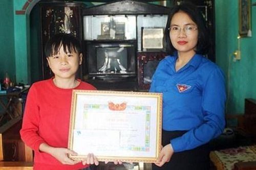 Nam sinh trả tài sản trị giá gần 50 triệu cho người đánh rơi