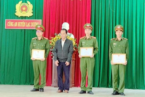 Tuyên dương tập thể, cá nhân bắt tên cướp manh động