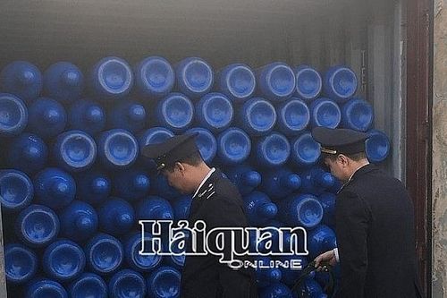 Khởi tố vụ án buôn lậu liên quan đến khí cười