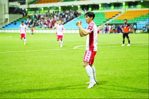 Công Phượng tỏa sáng, thầy Park mừng thầm