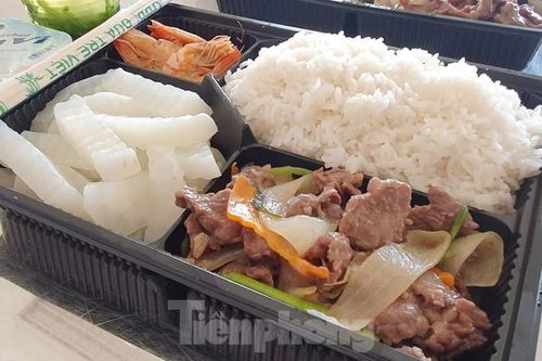 Có gì trong suất ăn phục vụ người cách ly phòng Covid-19 tại Hải Phòng?