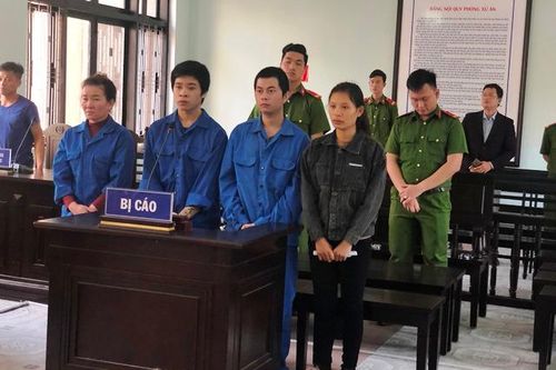 Hai vợ chồng câu kết cùng mẹ ruột tổ chức buôn ma túy