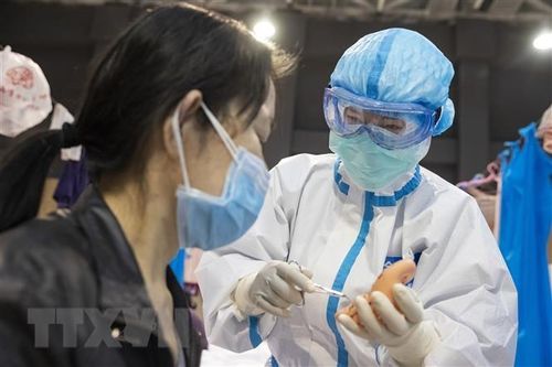 Chuyên gia Trung Quốc trả lời về khả năng tái nhiễm COVID-19