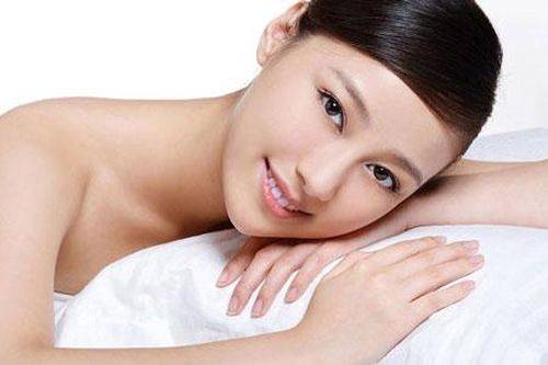 Những thực phẩm 'đại kỵ' với chị em có da nhờn
