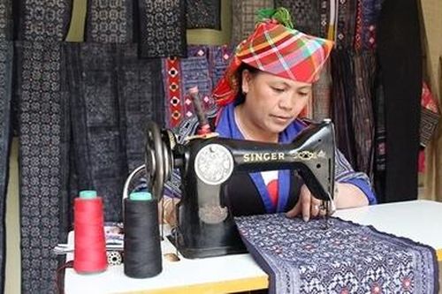 Bảo tồn nghề dệt thổ cẩm của đồng bào Mông ở huyện Mù Cang Chải
