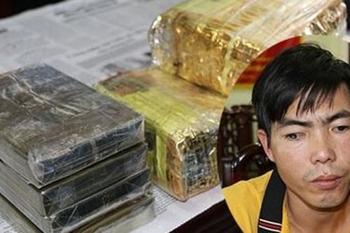Bắt đối tượng vận chuyển 4 bánh heroin và 3 kg ma túy đá
