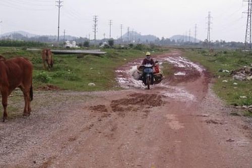 Huyện Nghi Lộc, Nghệ An: Dân khổ vì đường trăm tỉ dở dang