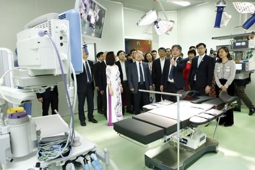 Khai trương 2 phòng mổ chất lượng cao vào 'ngày đặc biệt'