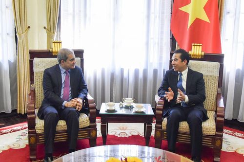 Thứ trưởng Ngoại giao Tô Anh Dũng tiếp Giám đốc UNHCR khu vực châu Á – Thái Bình Dương tại Thái Lan