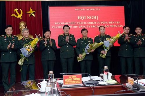 Bàn giao chức trách nhiệm vụ Tổng Biên tập báo Quân đội nhân dân