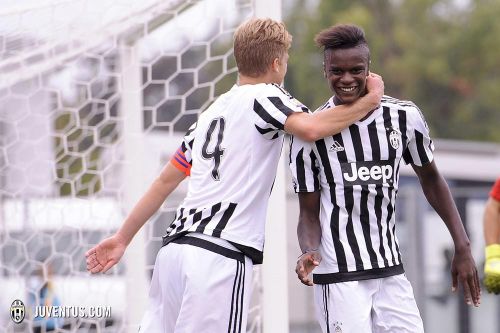 Cựu cầu thủ Juventus nhiễm virus Covid-19