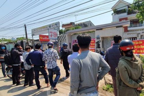 Giám đốc Cty bất động sản bị bắt, hàng chục người vây nhà riêng đòi tiền