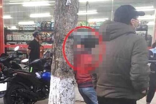 Kinh hãi phát hiện người chết treo cổ trên phố