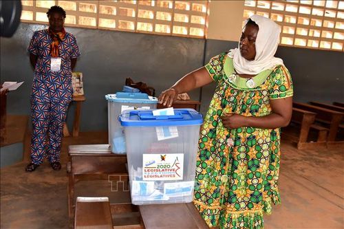 Đảng cầm quyền Cameroon giành chiến thắng áp đảo