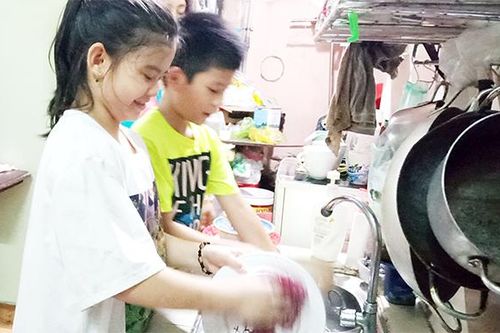 Làm bạn cùng con