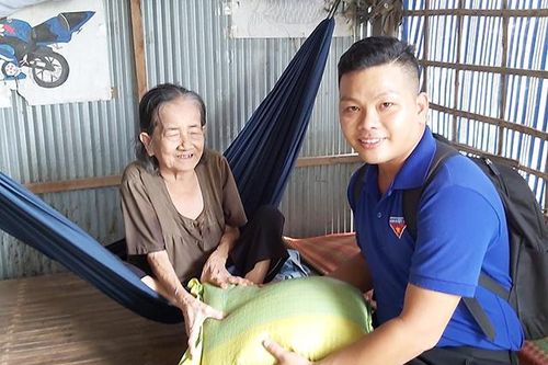 'Hiệp sĩ của người nghèo'