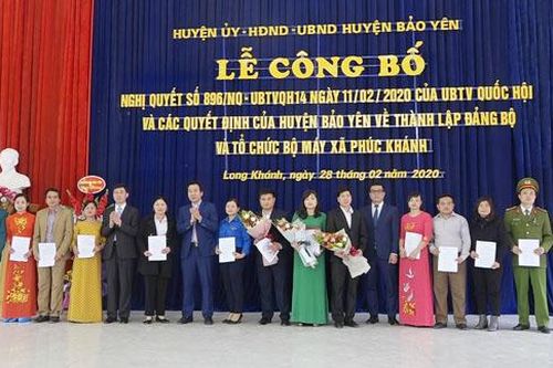 Huyện Bảo Yên và huyện Si Ma Cai công bố quyết định sáp nhập đơn vị hành chính cấp xã