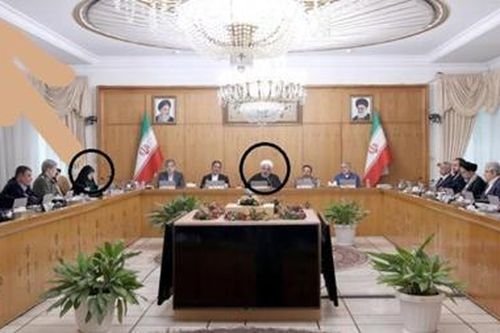 Ngồi cạnh Phó Tổng thống nhiễm COVID-19, Tổng thống Iran có nguy cơ lây nhiễm