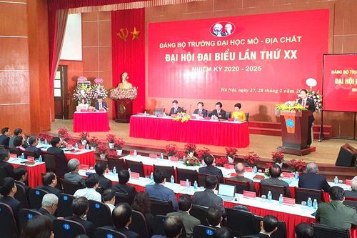 Tổ chức thành công đại hội điểm cấp cơ sở tại hai đảng bộ
