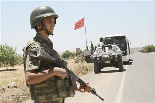 Thêm 1 binh sĩ Thổ Nhĩ Kỳ thiệt mạng trong cuộc pháo kích của Syria
