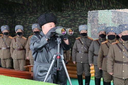 Động thái hiếm thấy của ông Kim Jong Un giữa cuộc chiến chống Covid-19