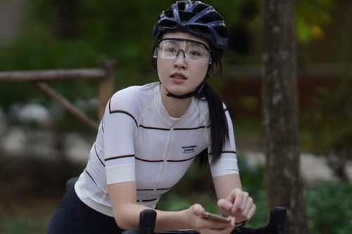 Cuộc sống đời thường của Nong Poy sau 17 năm phẫu thuật chuyển giới