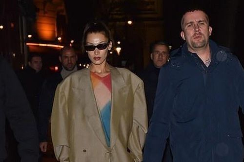 Gia đình Bella Hadid tổ chức tiệc ở Paris khi bên ngoài đang biểu tình