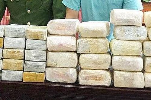 Bắt giữ 5 đối tượng trong đường dây vận chuyển ma túy