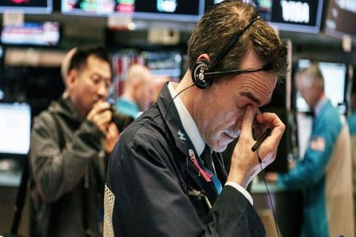 Dow Jones tiếp tục 'bốc hơi' 350 điểm, chứng khoán Mỹ có tuần giao dịch thảm hại nhất từ khủng hoảng 2008