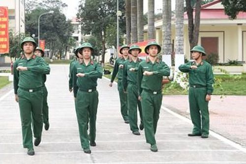 Những ngày đầu ở Trung đoàn 692 của chiến sĩ mới