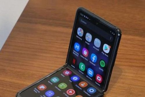 Bất chấp dịch Covid-19 ở Trung Quốc, Galaxy Z Flip cháy hàng sau 10 phút mở bán