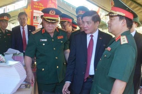 Toàn quân ra quân huấn luyện năm 2020
