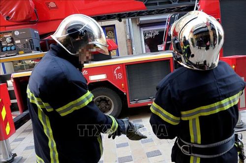 Pháp sơ tán nhà ga trung tâm Paris do hỏa hoạn